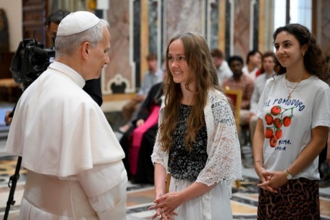 Papa aos jovens: em meio aos estímulos digitais, Deus nos fala no coração